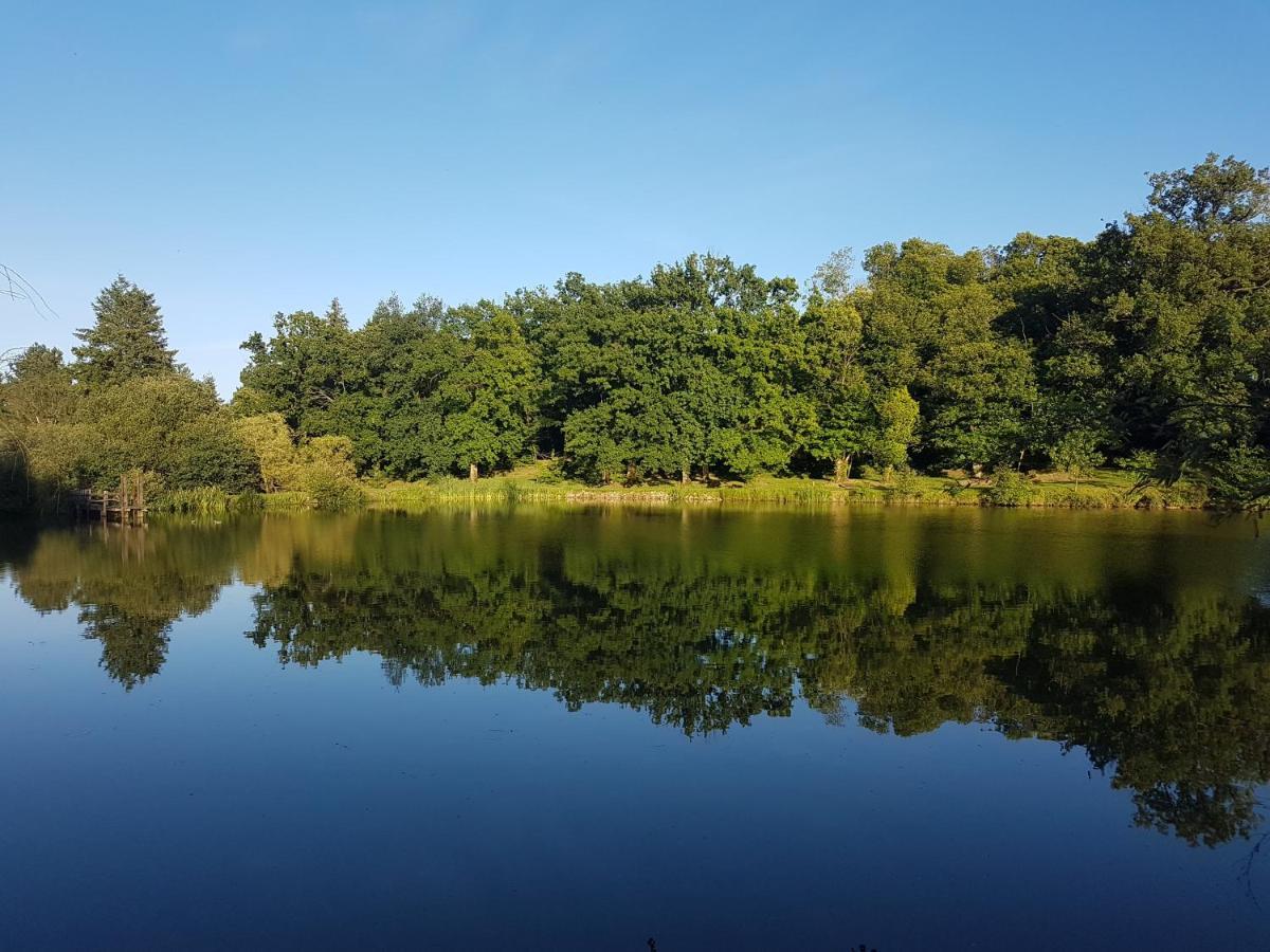 Camping De La Chagnee Saint-Aubin-le-Cloud Kültér fotó