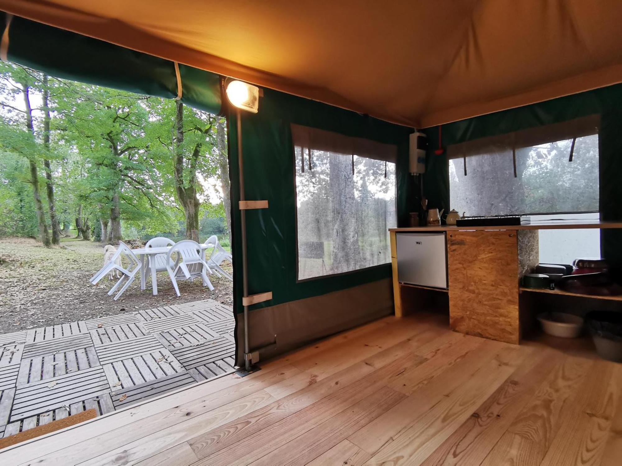 Camping De La Chagnee Saint-Aubin-le-Cloud Szoba fotó
