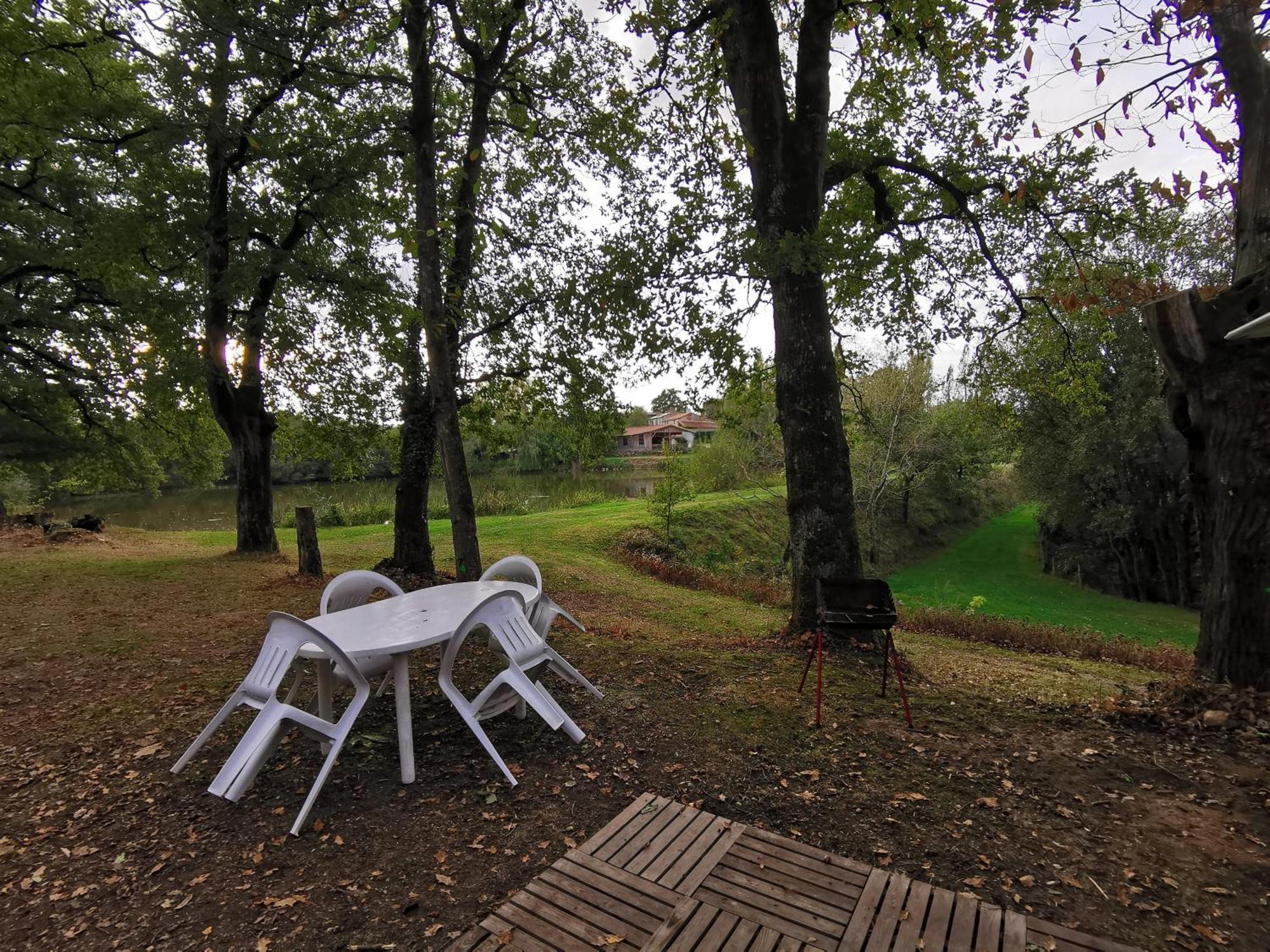Camping De La Chagnee Saint-Aubin-le-Cloud Szoba fotó